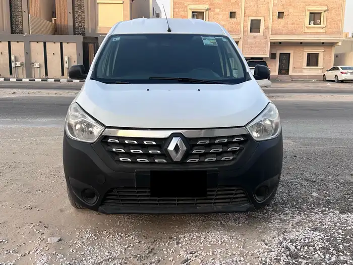 رينو دوكر 2022 بنزين جير عادي نضيف وكاله 0