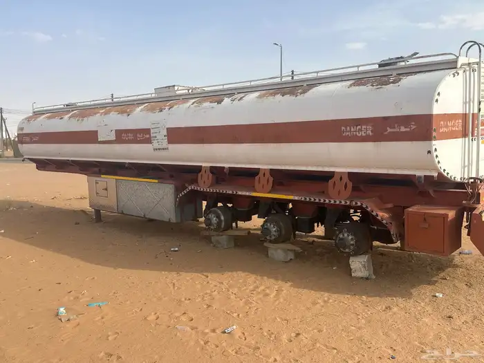 صهريج دنكر 3600 مصنع البوز كفرات طقم ومنافيخ شبه جديد 0