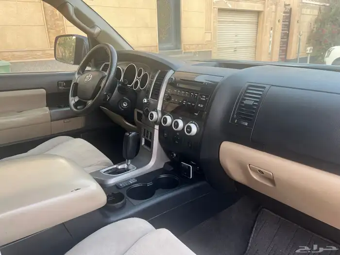 للبيع سكويا تويوتا 1