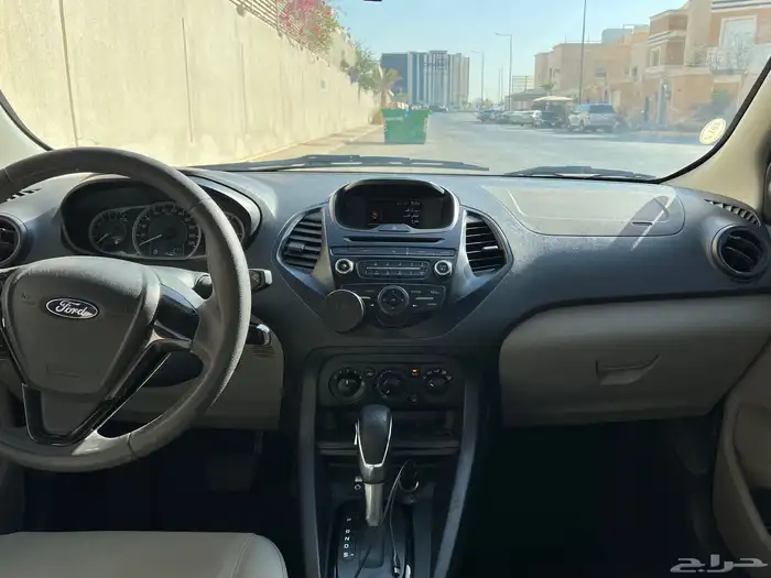 فورد فيجو لون ابيض 2018 4