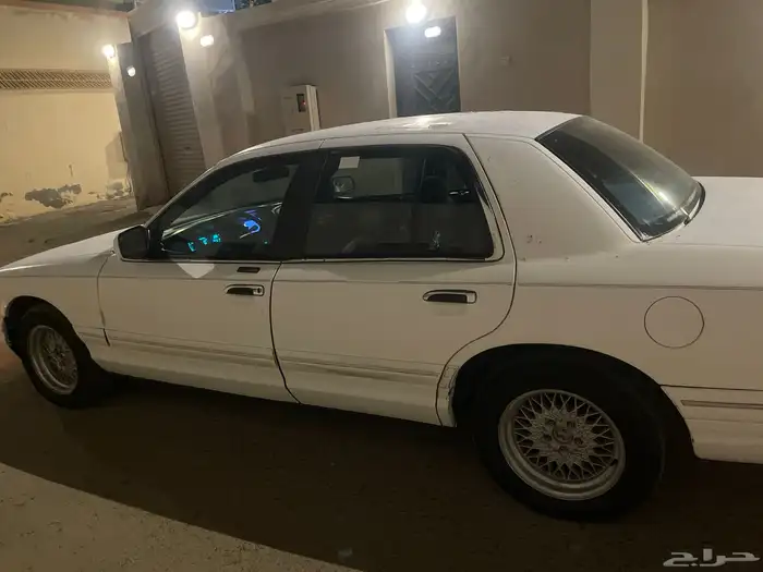 فورد قراند ماركيز 1996 ابيض 2
