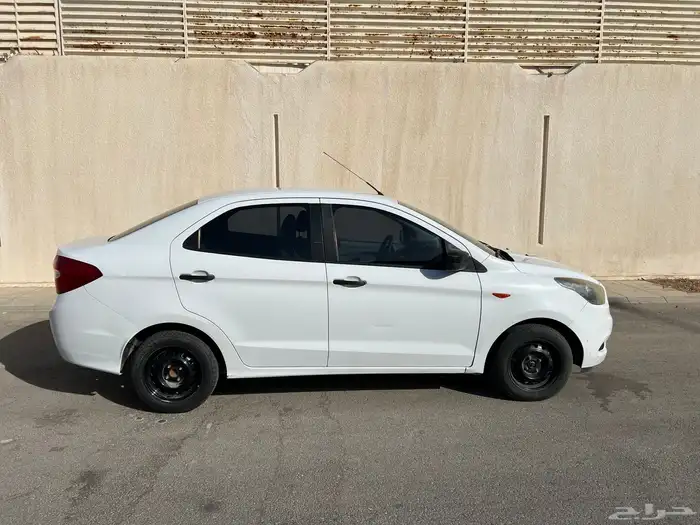 فورد فيجو لون ابيض 2018 2