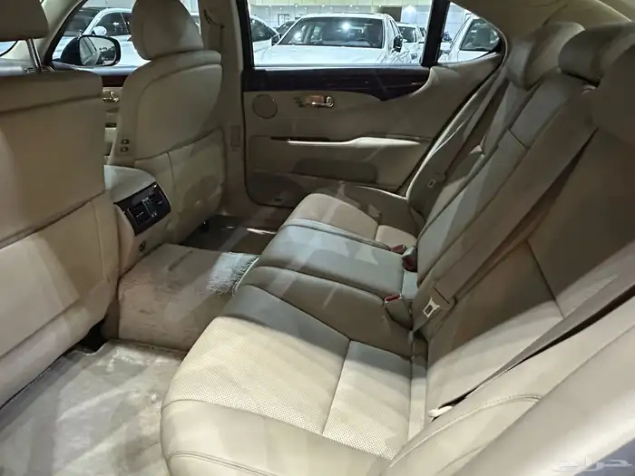 لكزس LS 460 موديل 2009 فل كامل ممشى قليل جدا 9