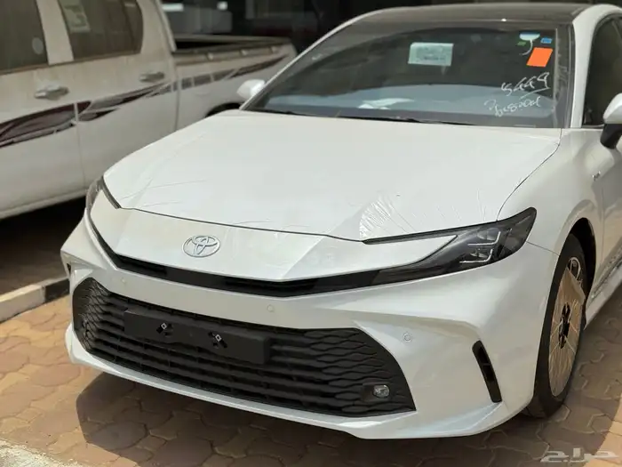 تويوتا كامري ال اي هايبرد 2025 3