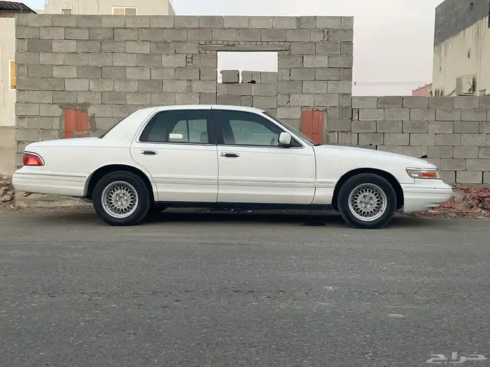 فورد قراند ماركيز 1996 ابيض 9