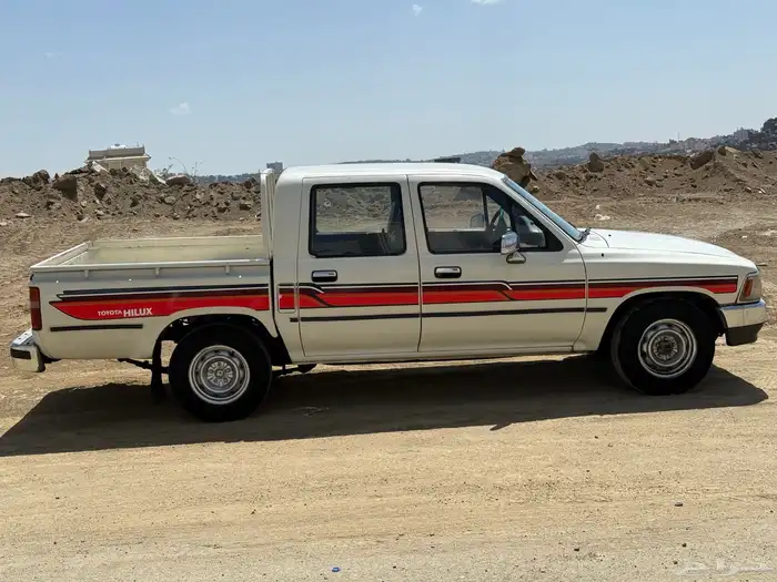 هايلوكس 1990نظيف 1