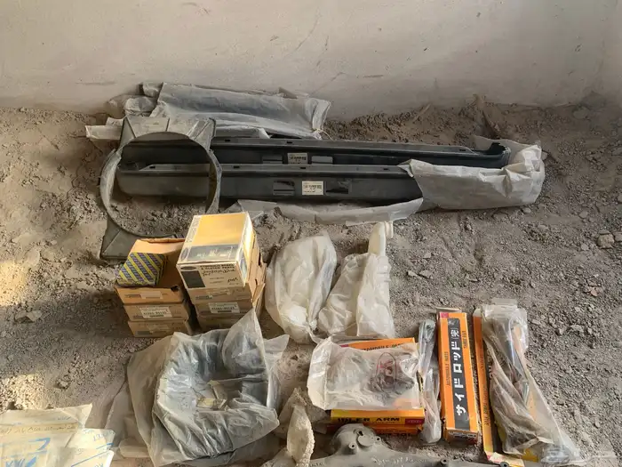 قطع غيار نيسان ددسن 200L 82-83-84 5