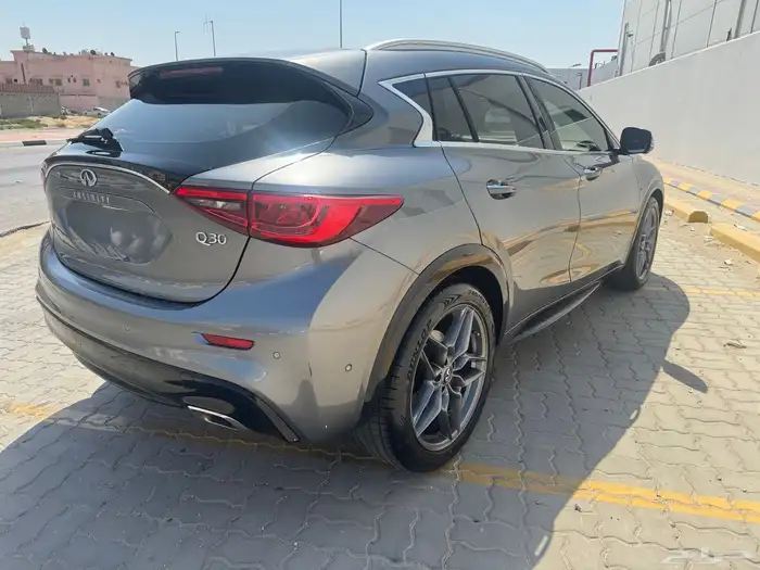 انفنتي Q30 Premium 2