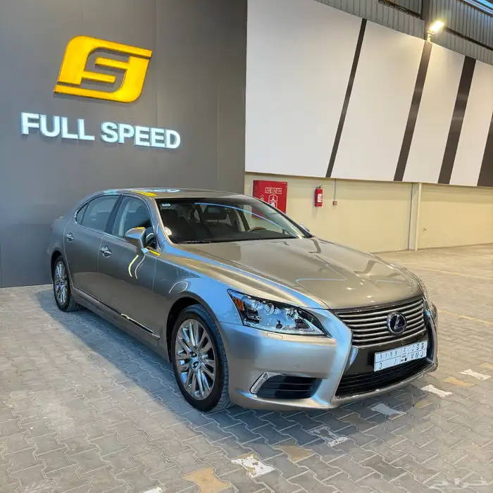 لكزس LS 600 HL موديل 2015 0