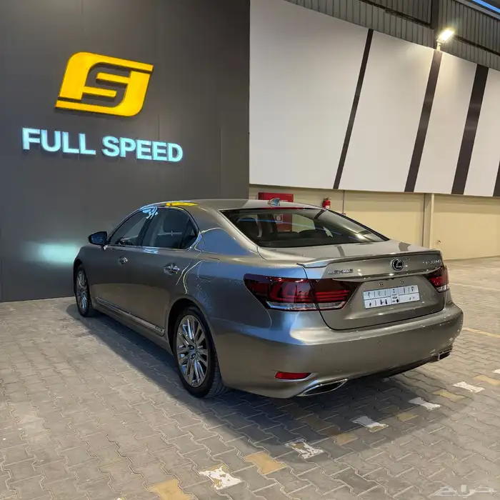 لكزس LS 600 HL موديل 2015 5