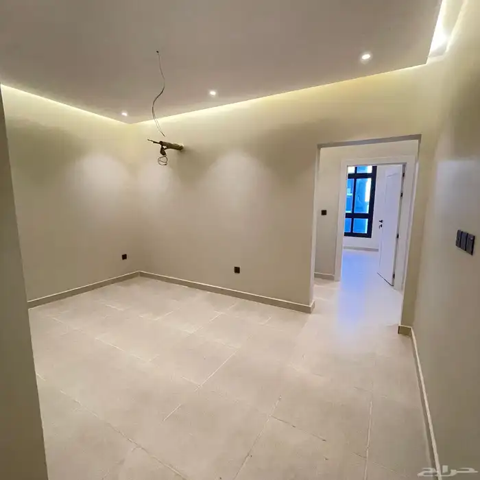 شقة جديدة للبيع في حي المنار 5