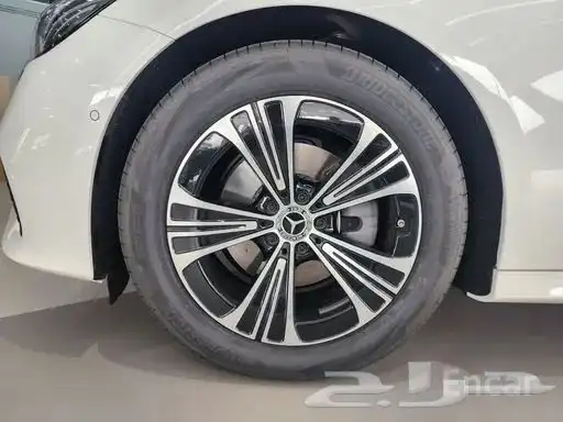 Mercedes-Benz E200 AVNTGRD 4
