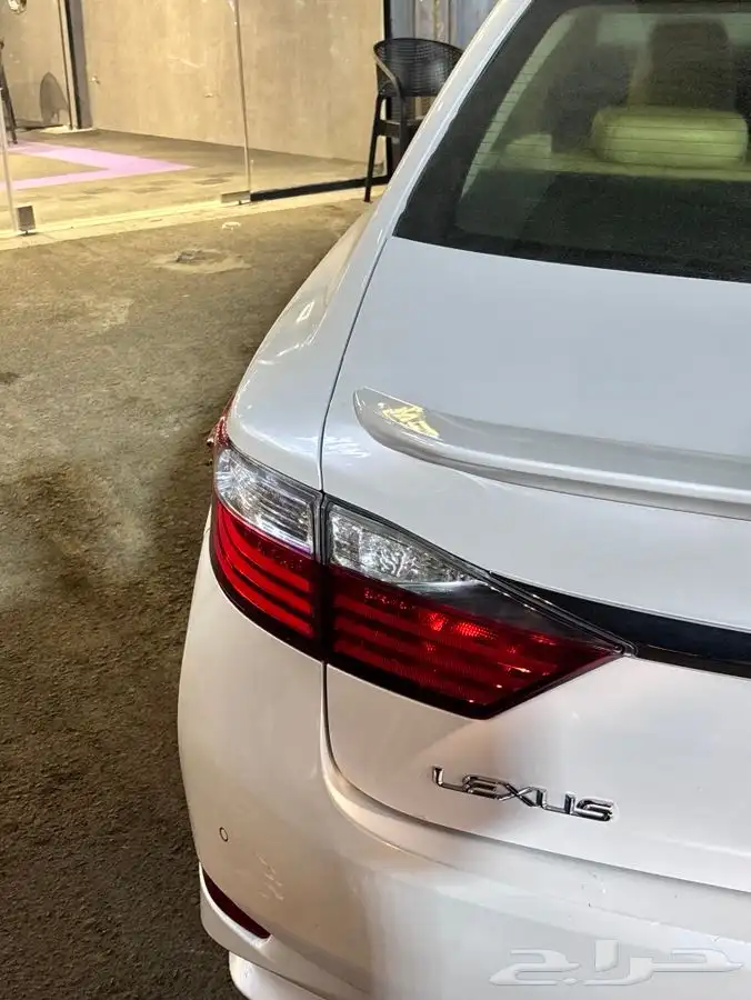 للبيع اصطبات لكزس ES اصلي 1