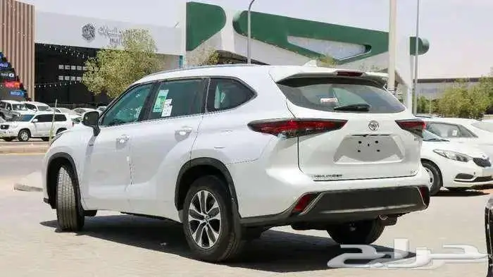 تويوتا هايلاندر GLE هايبرد نص فل سعودي 2025 4