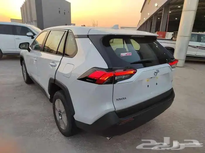 تويوتا راف فور2025 7