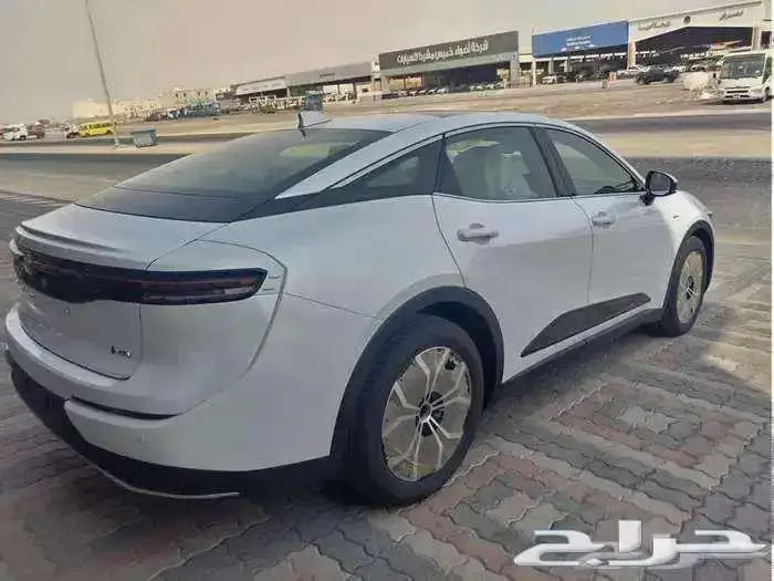 تويوتا كراون برستيج 2026 عبداللطيف جميل 4