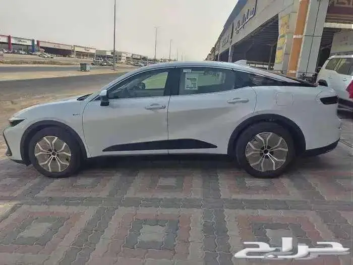 تويوتا كراون برستيج 2026 عبداللطيف جميل 6