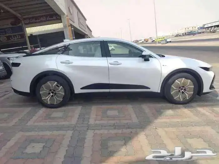 تويوتا كراون برستيج 2026 عبداللطيف جميل 7