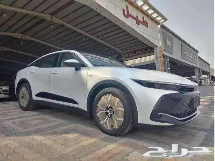تويوتا كراون برستيج 2026 عبداللطيف جميل 8