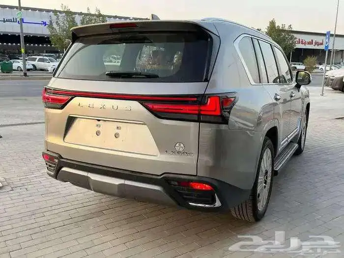 لكزس LX 600 BB فل كامل 2025 سعودي 9