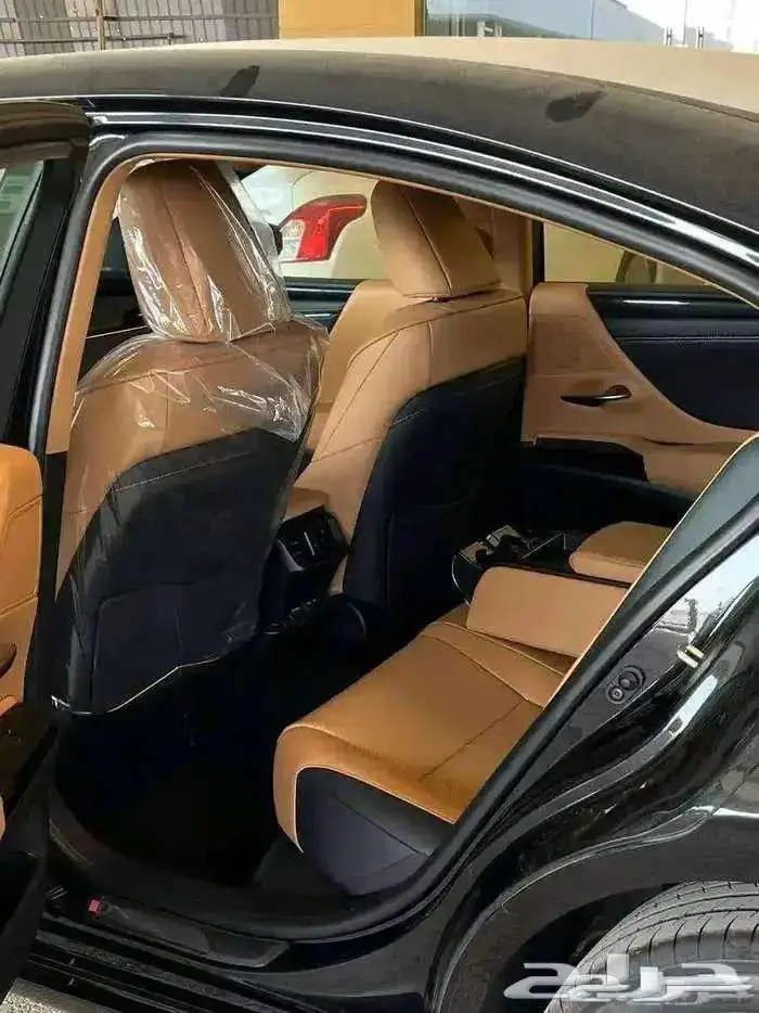 لكزس ES 250 فئه AA موديل 2025 متوفر لدى الحسن 7