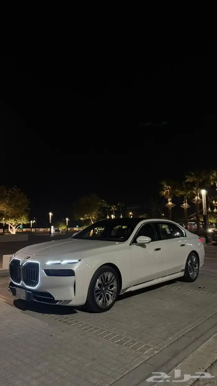 BMW 735i 2023 بحالة وكالة 3