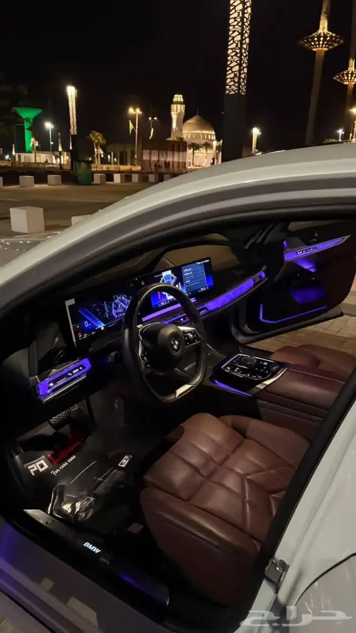 BMW 735i 2023 بحالة وكالة 4