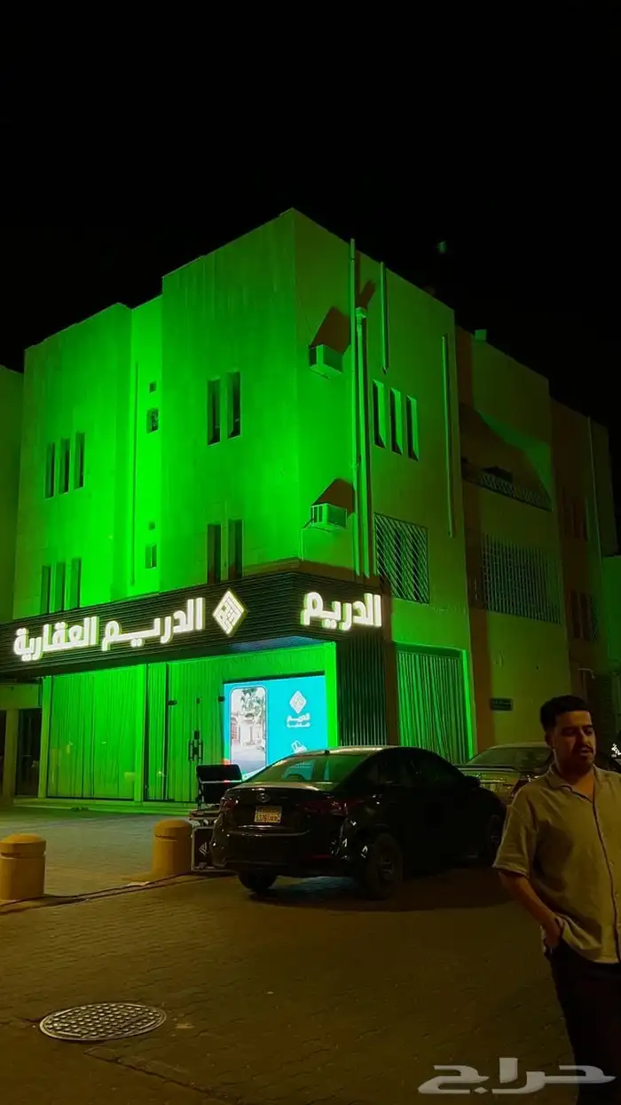 لتاجير الشاشات والمسارح والإضاءات وافتتاح 12