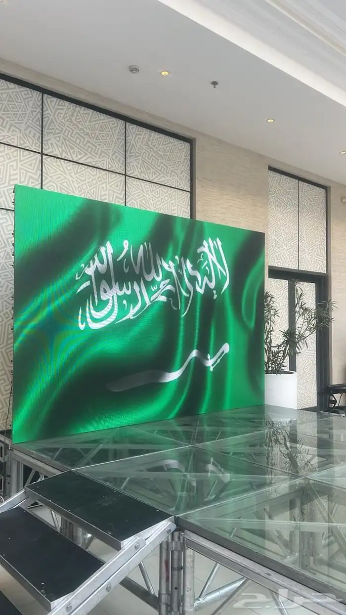 لتاجير الشاشات والمسارح والإضاءات وافتتاح 6
