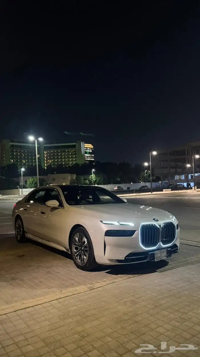 BMW 735i 2023 بحالة وكالة 2