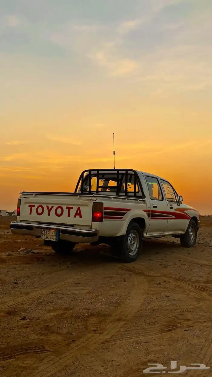 TOYOTA HILUX 1992 3