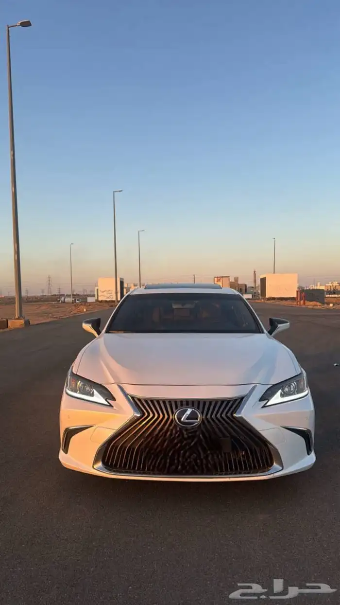 لكزس ES300 2020 4
