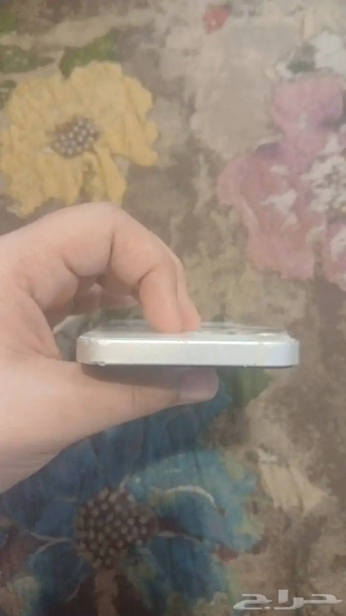 ايفون 13 ابيض 3