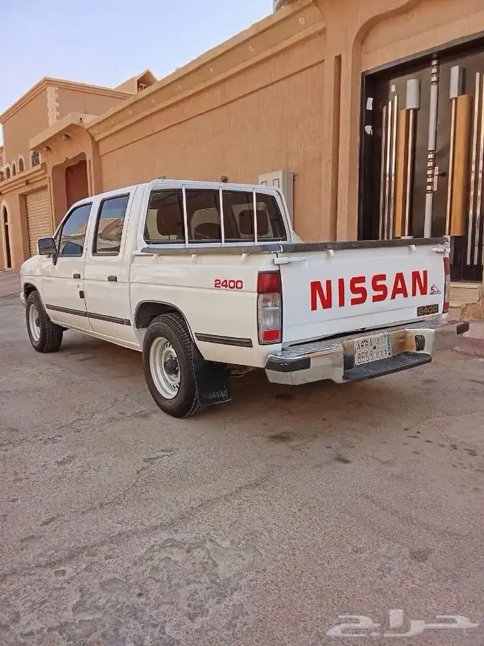 نيسان ددسن غمارتين GLموديل 96 38