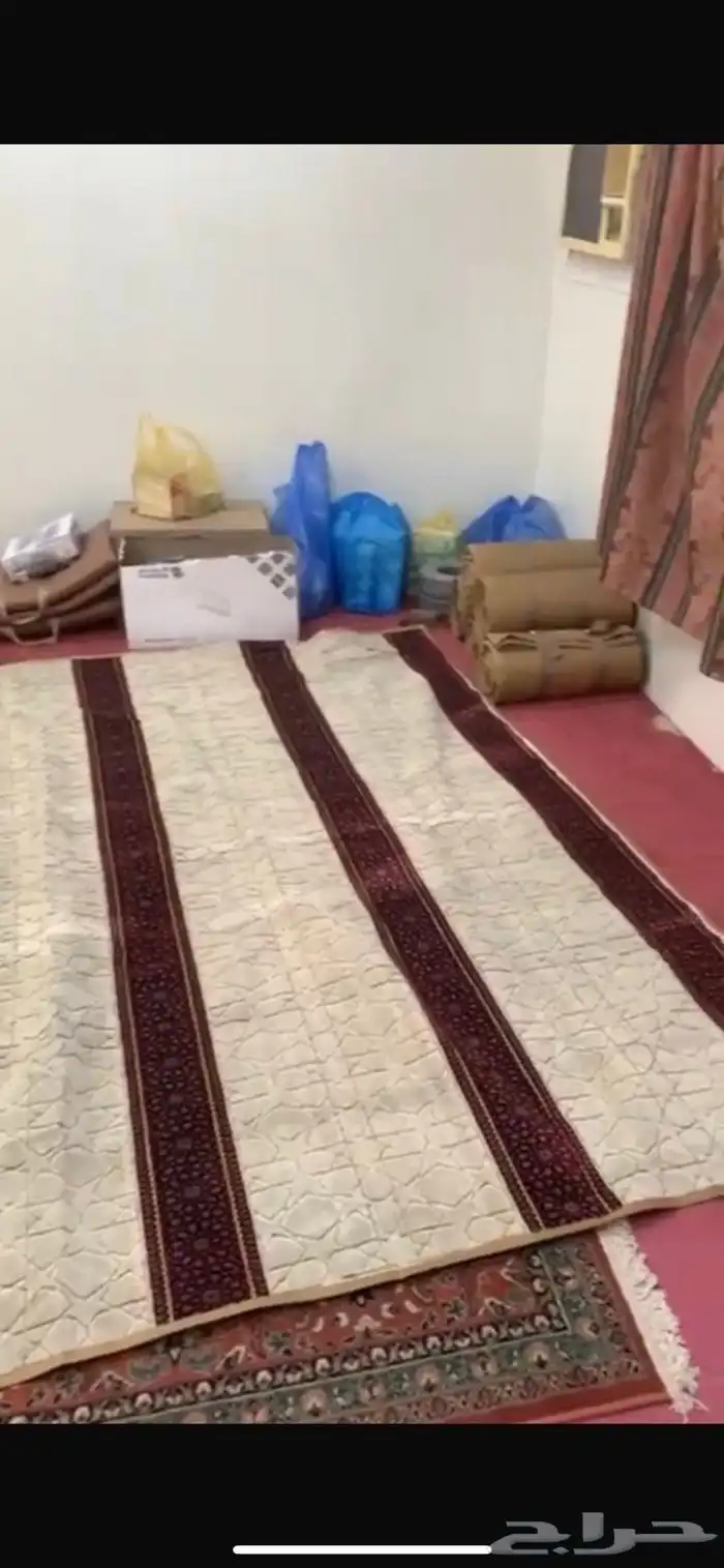 6 اخيام هرميه مع الفرش 1
