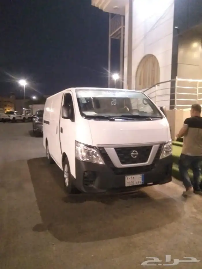 نيسان 10