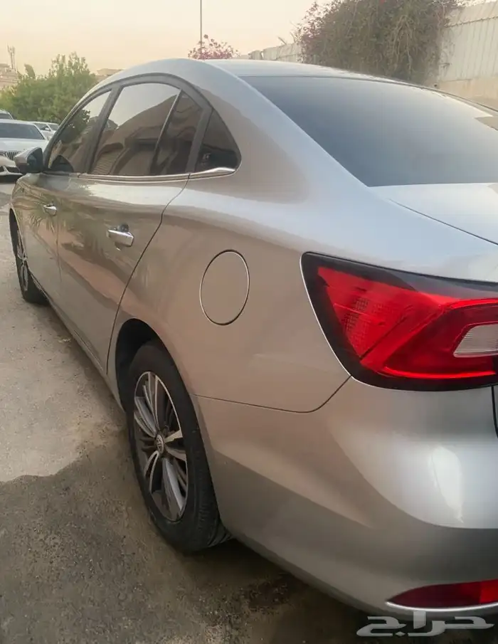 للتنازل او التقبيل MG5 موديل 2021 بحالة ممتازة 3