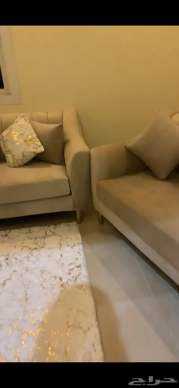 كنب شبه جديد مع طاولات خدمه وطاوله تلفزيون 1
