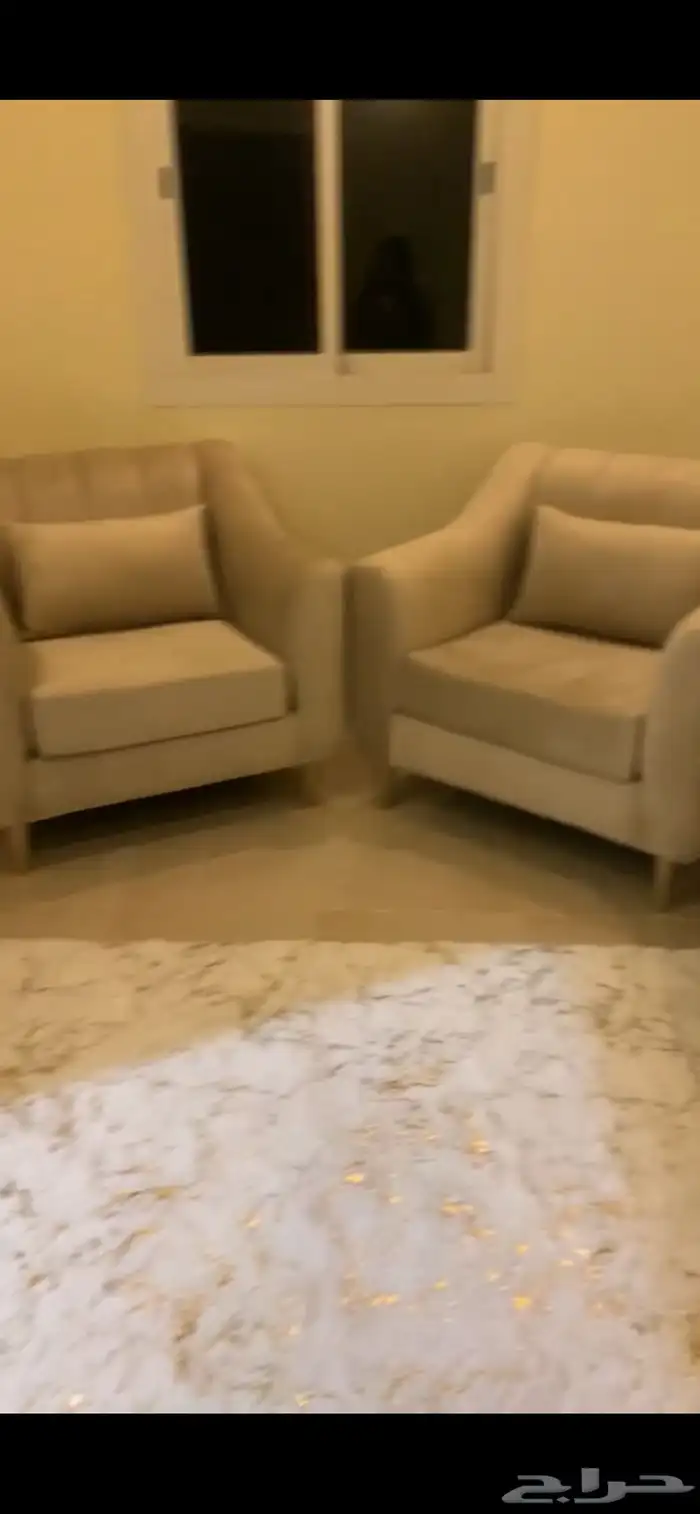 كنب شبه جديد مع طاولات خدمه وطاوله تلفزيون 2