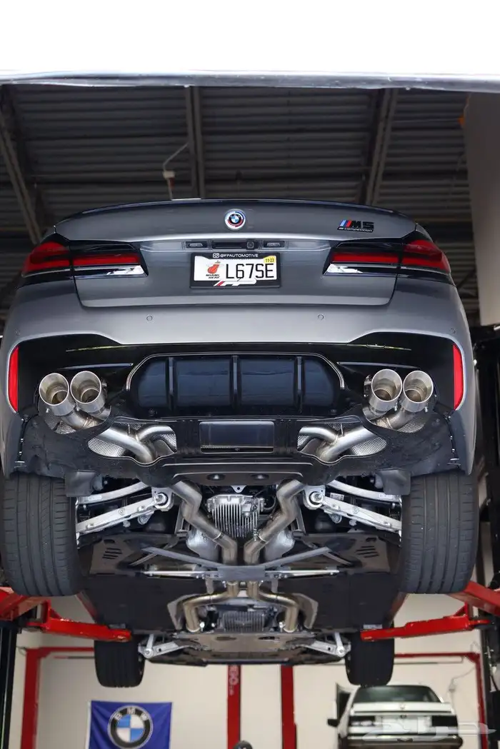اقروزست M5 F90   M8 1