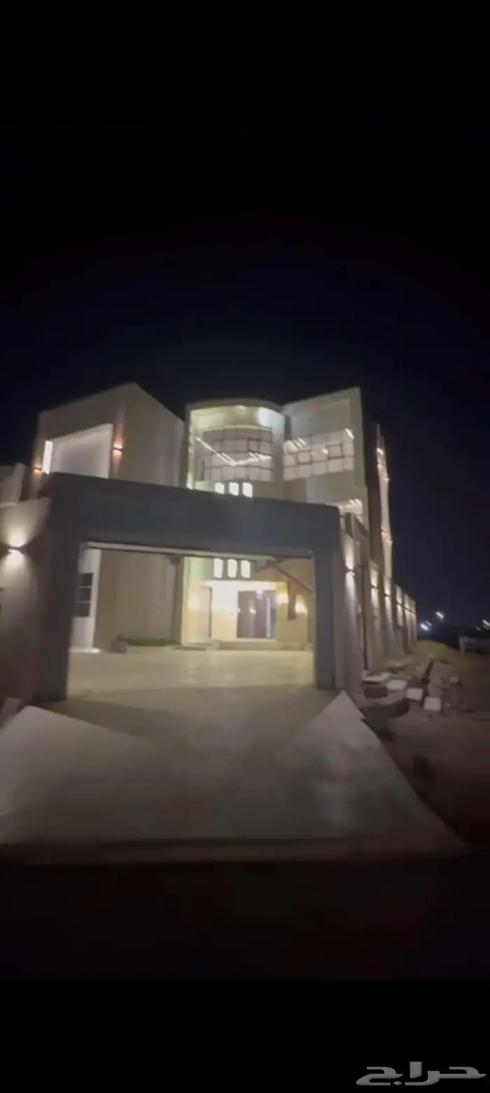 فيلاء فاخرة للإيجار مستقلة على واجهتين مساحة الأرض 1200م 6