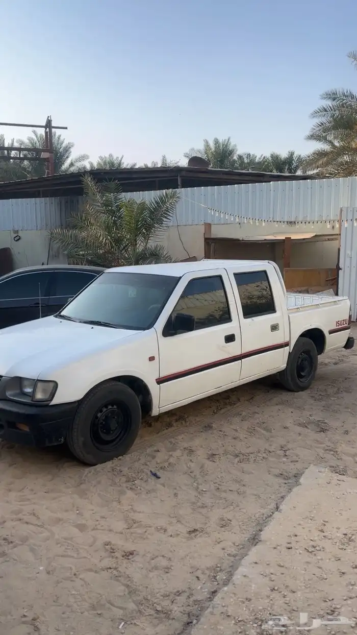 للبيع او البدل ايسوزو 2002 ديماكس ديزل 0