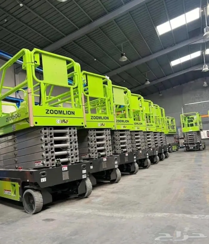 سيزر لفت مان لفت للإيجار Scissor lift   man lift for rent 0