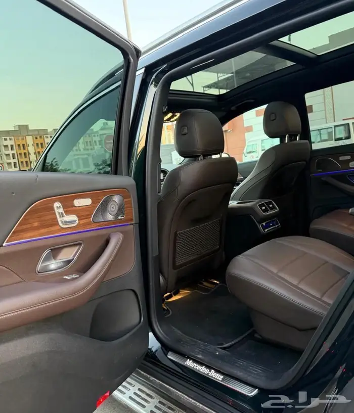 مرسيدس GLS 450 معدل مايباخ GLS 600 2021لون أخضر داخليه 13