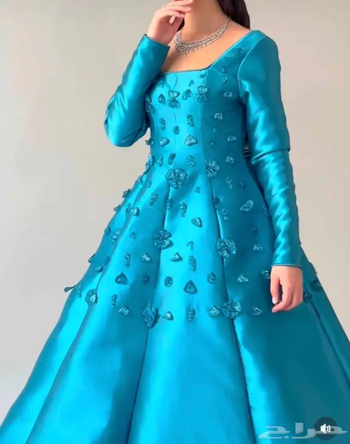 فستان من المصممه منى السبيعي 2