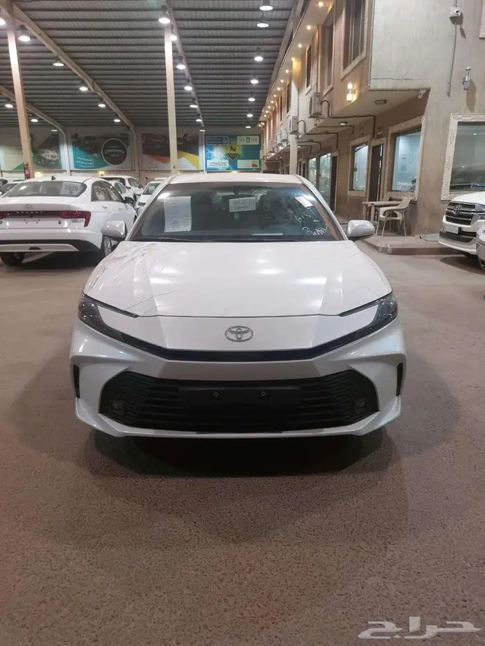 تويوتا كامري E هايبرد 2025 سعودي 0