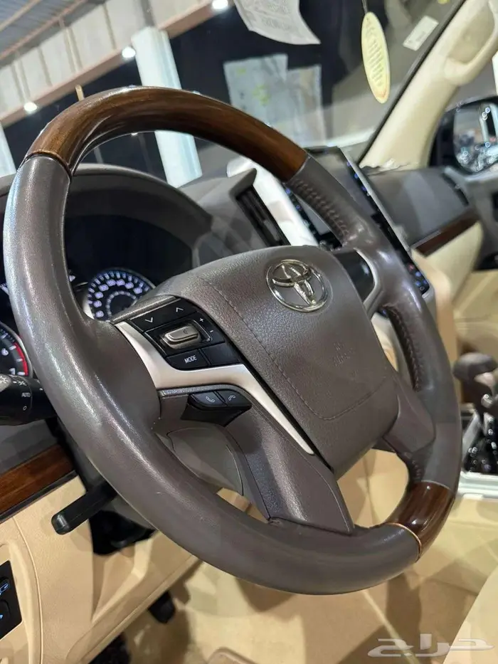 للبيع جيب لاندكروزر GXR-3 2017 سعودي عداد قليل V8 ( مخززنه ) 30