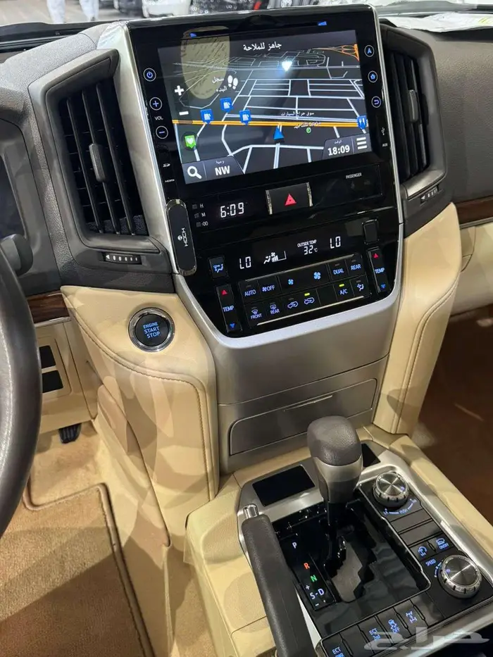 للبيع جيب لاندكروزر GXR-3 2017 سعودي عداد قليل V8 ( مخززنه ) 37