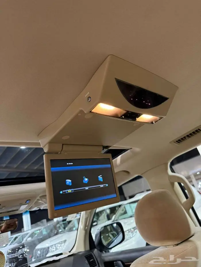 للبيع جيب لاندكروزر GXR-3 2017 سعودي عداد قليل V8 ( مخززنه ) 51