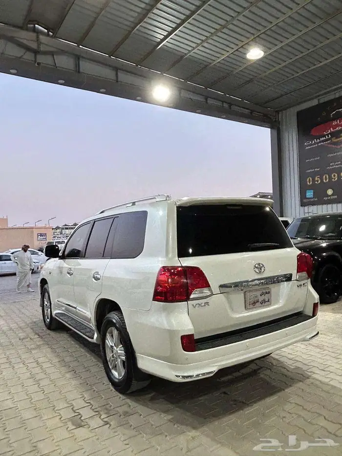 تويوتا لاندكروزر VXR موديل 2014 نظيف جدا للمستخدم 3